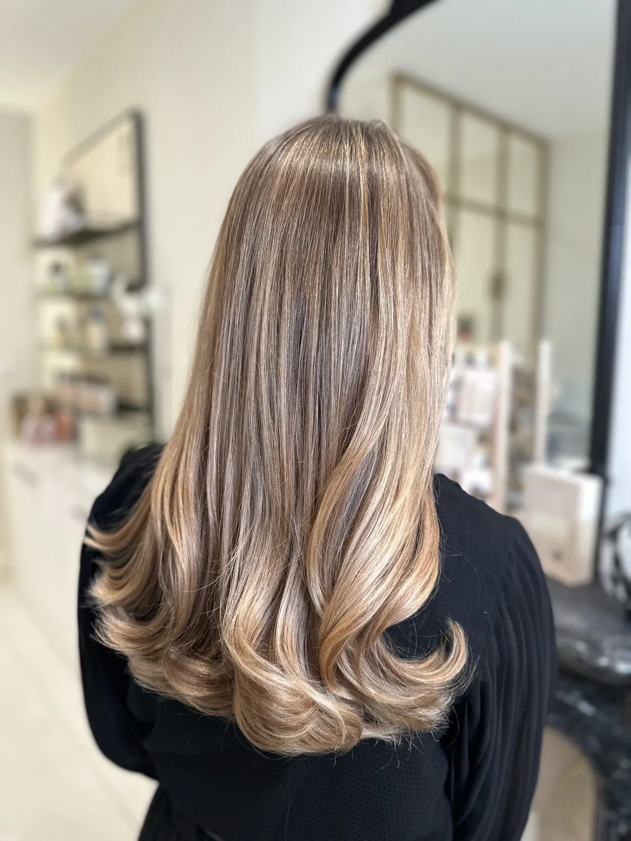Balayage ultra fondu réalisé avec la technique Airtouch